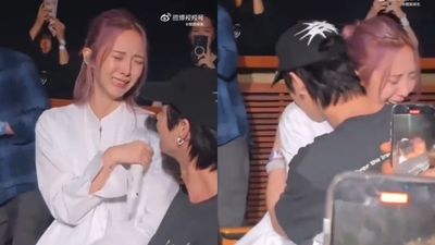 演唱會開一半！女星突強拉觀眾讓位　「緊擁千萬男友爆哭」