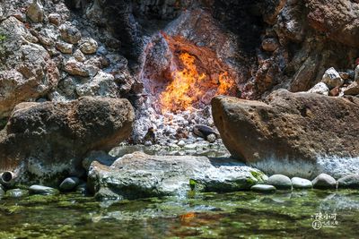 水火共舞「超過300年」卻從未熄滅！