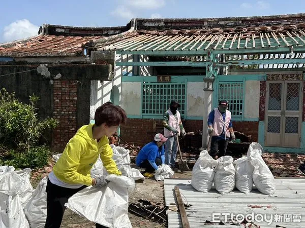 ▲立委陳亭妃痛批丹娜絲風災後台南多區通訊未恢復，質疑電信業者與中央部會應變不力。（記者林東良翻攝，下同）