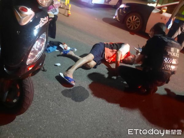 ▲▼苗栗縣苑裡鎮56歲林姓男子喝醉騎機車自摔。（圖／記者楊永盛翻攝）