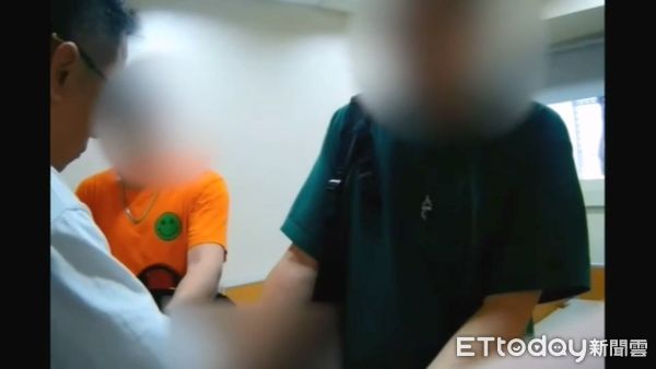 ▲▼台中警方逮捕2名詐欺車手，擋3名被害人匯款。（圖／民眾提供，下同）