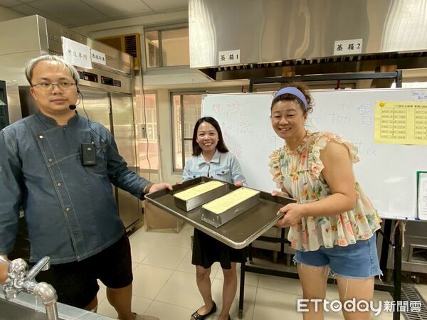 ▲台南市勞工局於曾文園區舉辦烘焙課程，吸引許多勞工朋友熱情參與。（記者林東良翻攝，下同）