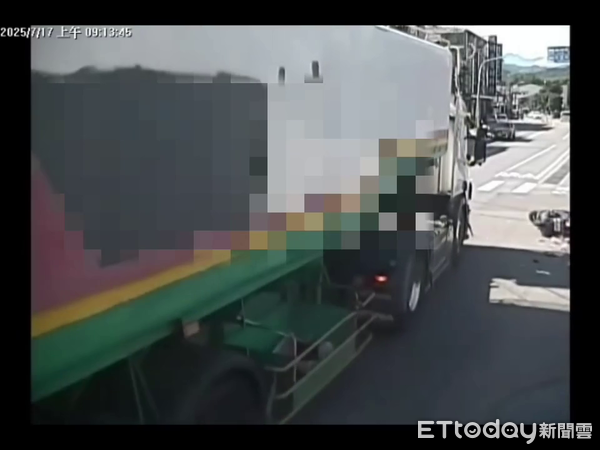 ▲水里鄉中山路一段與博愛路口日前發生大貨車與機車擦撞的A2交通事故。（圖／記者高堂堯翻攝，下同）