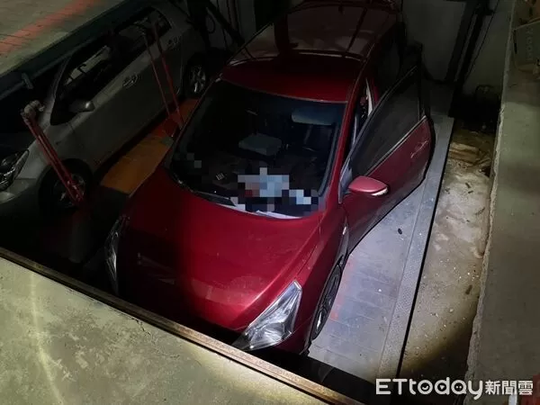 ▲▼台中男童遭機械車位夾傷。（圖／記者鄧木卿翻攝）