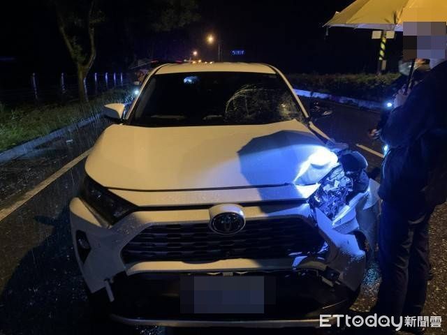 台9線深夜死亡車禍！花蓮自小客撞噴行人　送醫搶救仍不治