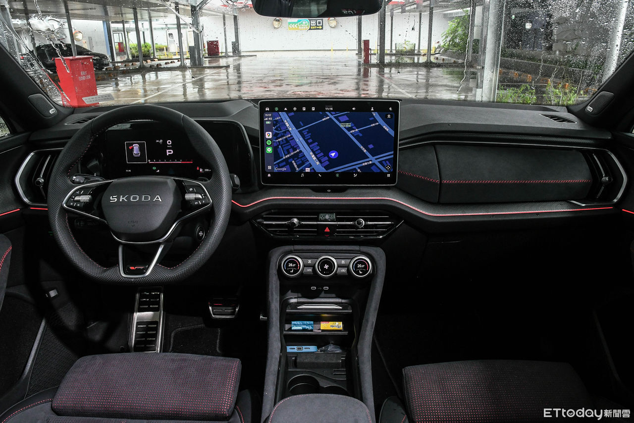 ▲熱血7人座休旅來襲！新一代Skoda Kodiaq RS開賣。（圖／記者徐煜展攝）