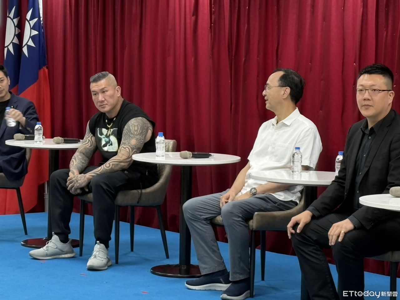 館長現身國民黨中央反罷免　批民進黨美國狗「但我們是中國人」