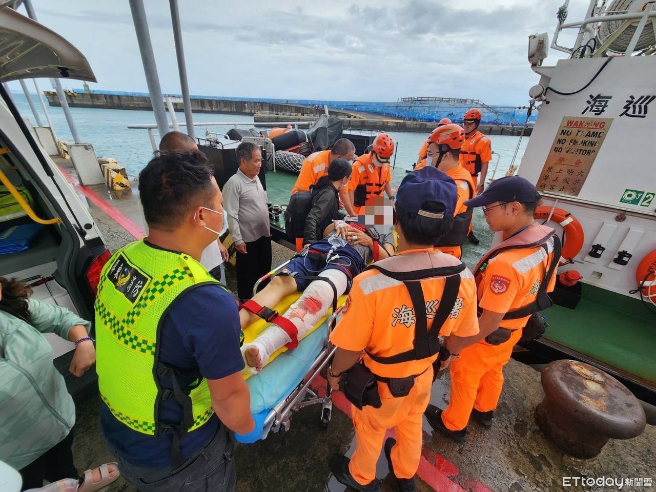 薇帕遠離餘威仍在　海巡頂風浪送小琉球骨折男回本島就醫