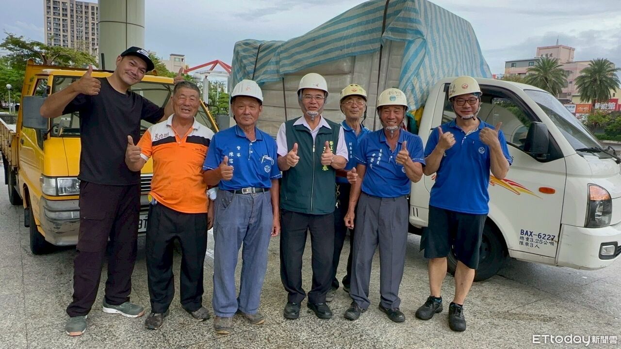 做工行善團再出動志工接力搬運二手家具　暖送官田弱勢家庭