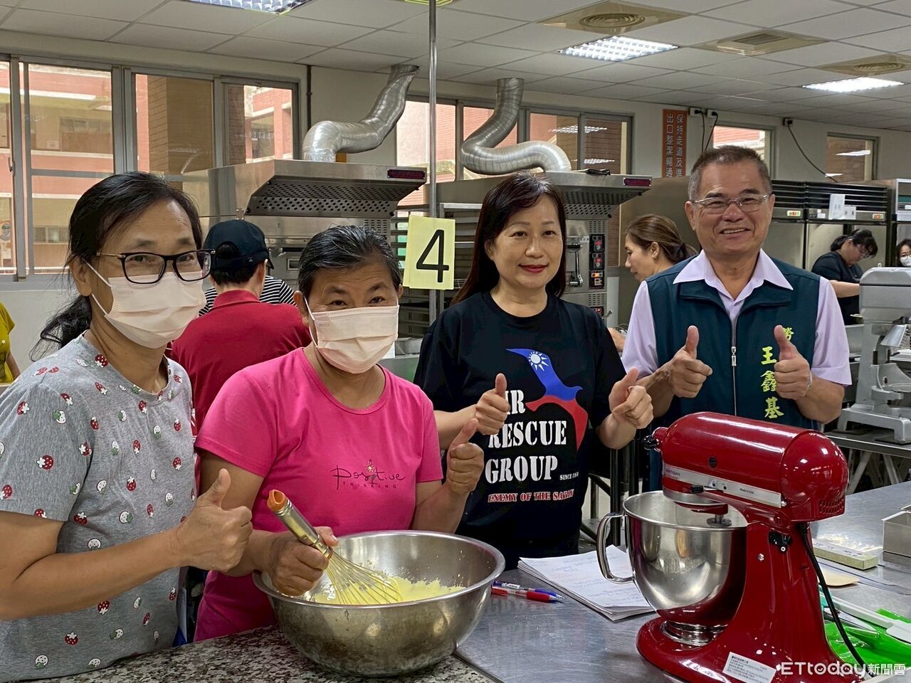 台南勞工學苑甜點開課！　芒果百香提拉米蘇小班教學人氣爆棚