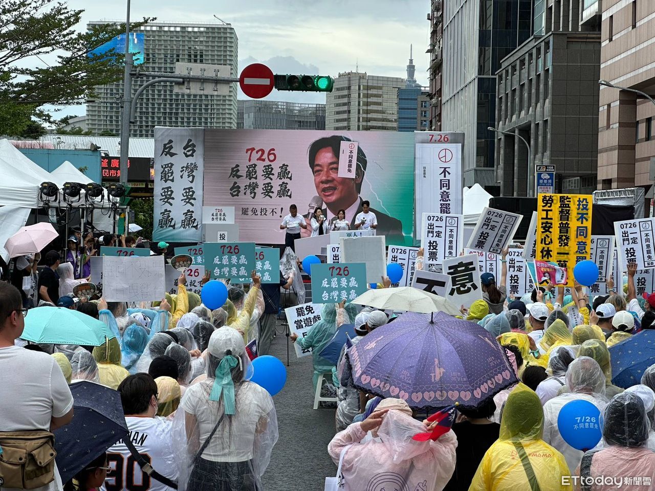 民進黨中央遭丟雞蛋　民眾黨：不鼓勵暴力但遺憾特定媒體貼小草標籤