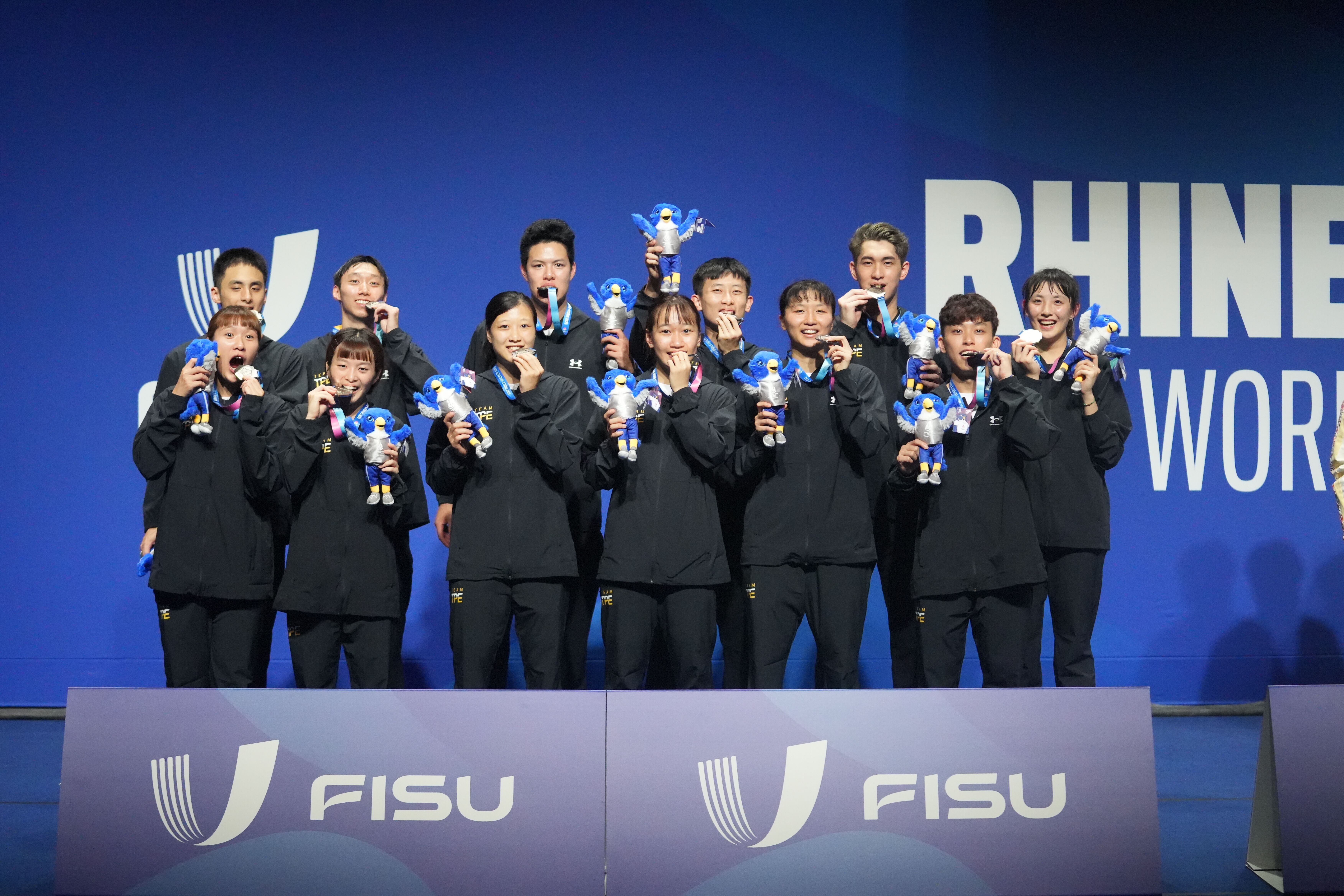 ▲▼2025年德國萊茵魯爾世大運，中華羽球混團摘銀             。（圖／大專體總提供）