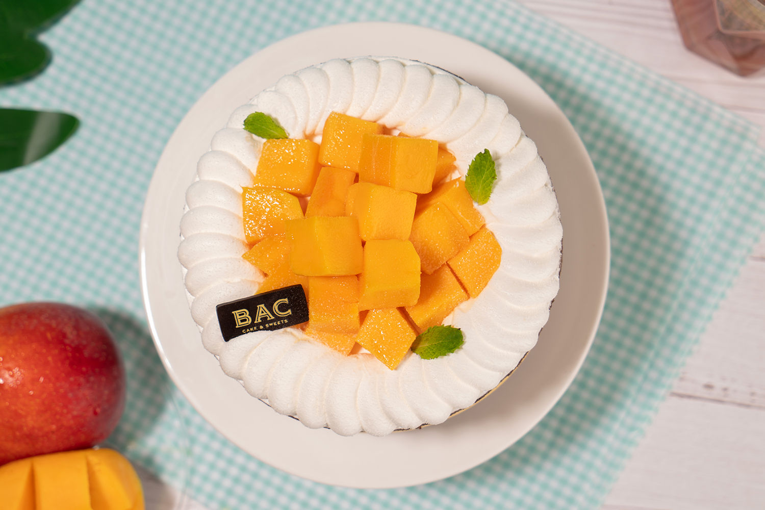 ▲BAC、星巴克、亞尼克同推夏日芒果蛋糕。（圖／各業者提供）