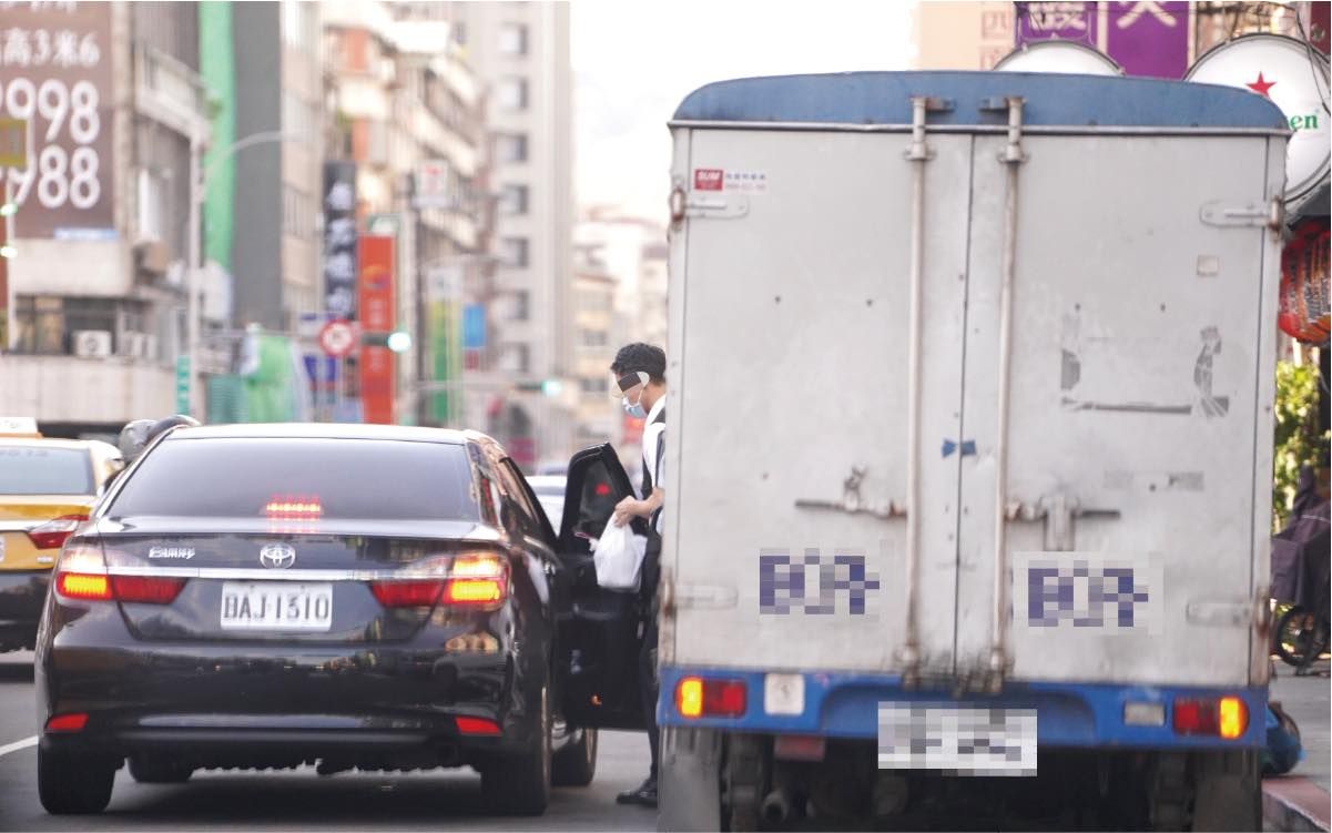 ▲張斯綱爆李進勇濫用公務ㄗㄜˉ。（圖／翻攝自Facebook／張斯綱提供）