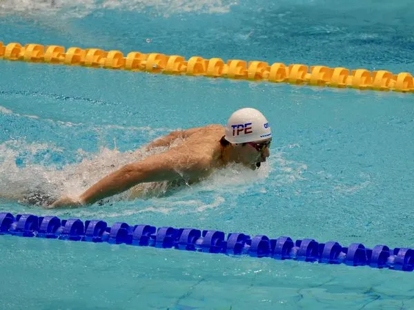 ▲「台灣蝶王」王冠閎在本屆世大運200公尺蝶式決賽奪下銀牌，但賽後仍對自己表現不滿意。（圖／大專體總提供）