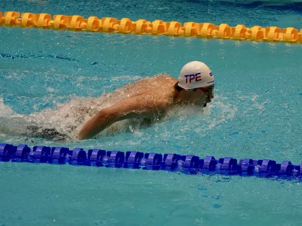 ▲「台灣蝶王」王冠閎在本屆世大運200公尺蝶式決賽奪下銀牌，但賽後仍對自己表現不滿意。（圖／大專體總提供）