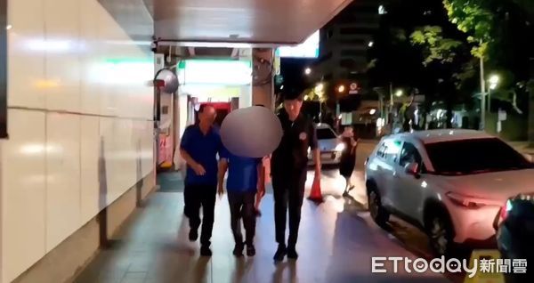 ▲蛋襲民進黨部2嫌已被帶捕到案，2人對對相關犯行坦承不諱。（圖／記者張君豪翻攝）