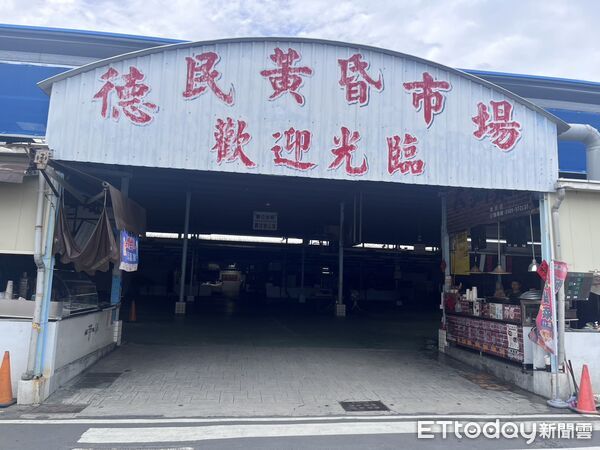 ▲▼楠梓區德民黃昏市場於17日凌晨發生竊盜案，林姓男子涉嫌趁夜深人靜時潛入市場，偷走多項生財工具。（圖／記者吳世龍翻攝）