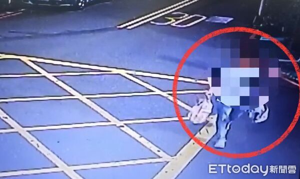 ▲▼楠梓區德民黃昏市場於17日凌晨發生竊盜案，林姓男子涉嫌趁夜深人靜時潛入市場，偷走多項生財工具。（圖／記者吳世龍翻攝）