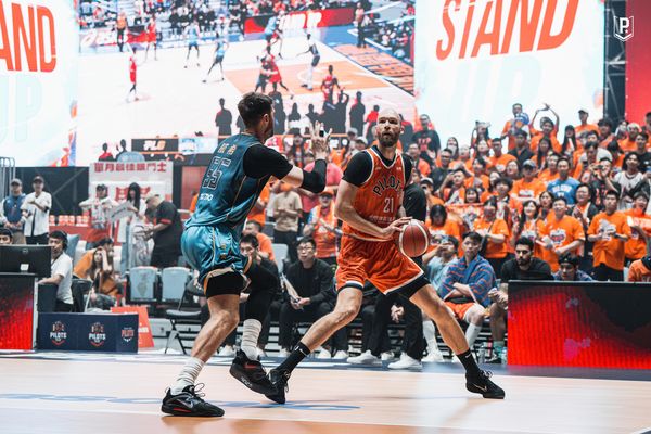 ▲領航猿「高炮塔」伯朗完成2年續約。（圖／領航猿提供）