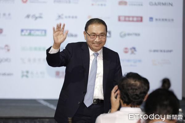 ▲▼5月份雙北世壯運圓滿落幕，為感謝賽事期間贊助單位的鼎力幫忙，台北市政府新北市政府特別舉辦「2025雙北世界壯年運動會」企業感恩茶會。雙北市長蔣萬安、侯友宜聯袂出席感恩茶會，並致贈感謝狀給贊助企業。（圖／記者湯興漢攝）