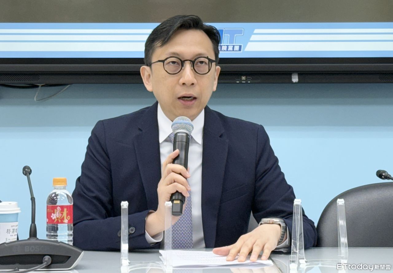 葛如鈞「用AI管Threads」被抓包！收反共圖回：看不到圖片內容