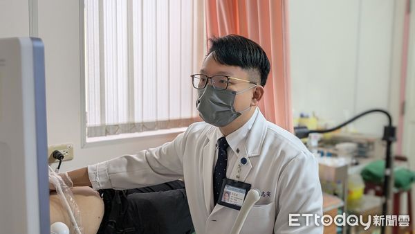 ▲東港安泰醫為鄉親做腹部超音波肝癌篩檢。（圖／安泰醫院提供）