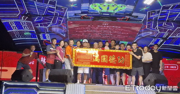 ▲台南三寮灣三安宮乩士林常逢高齡81歲，宣佈從神職退休，結束長達46年的扶鸞生涯。（記者林東良翻攝，下同）