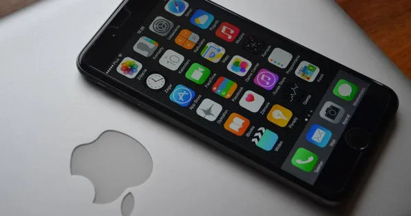 中國曾有一名女子同時交往20名男友，靠對方送的手機賣錢買房。（示意圖／翻攝自pixabay）