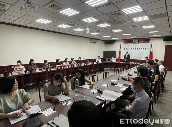 ▲台南高分檢召開揭弊法施行因應會議，檢察長黃玉垣強調打造「揭弊無懼」制度文化，落實新法精神。（記者林東良翻攝，下同）