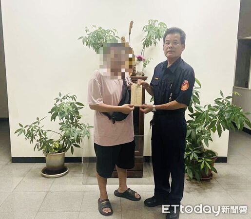 ▲枋寮警分局員警捐款助人。（圖／記者陳崑福翻攝）