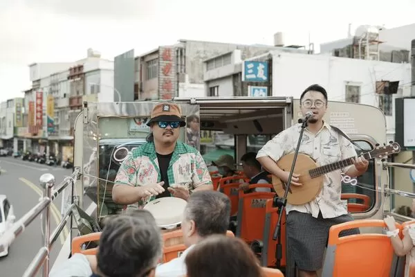 ▲▼星夜南方行墾丁雙層巴士。（圖／屏東縣政府提供）