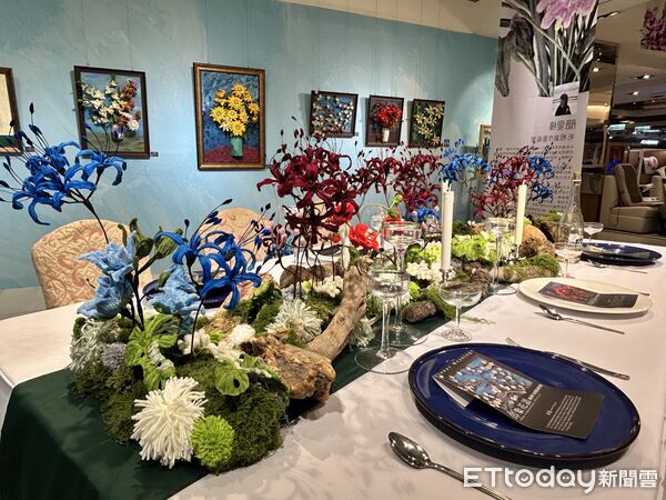 ▲簡愛樺《印象．花語》創作展於中友百貨展出，以毛根纖維打造療癒花景，吸引眾多民眾駐足欣賞。（圖／記者游瓊華翻攝）