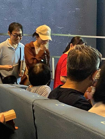 娛樂報報／夏于喬結婚6年甜蜜蜜　假日舞台劇約會放閃老公林書宇