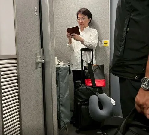 ▲台中市長盧秀燕深夜搭高鐵引起討論。（圖／翻攝臉書／我是中壢人）