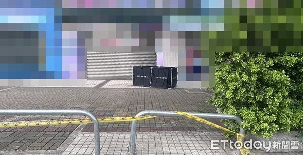 ▲▼台北市士林區基河路發生一起死亡意外，一名男性倒臥在人行道死亡。（圖／記者黃彥傑攝）