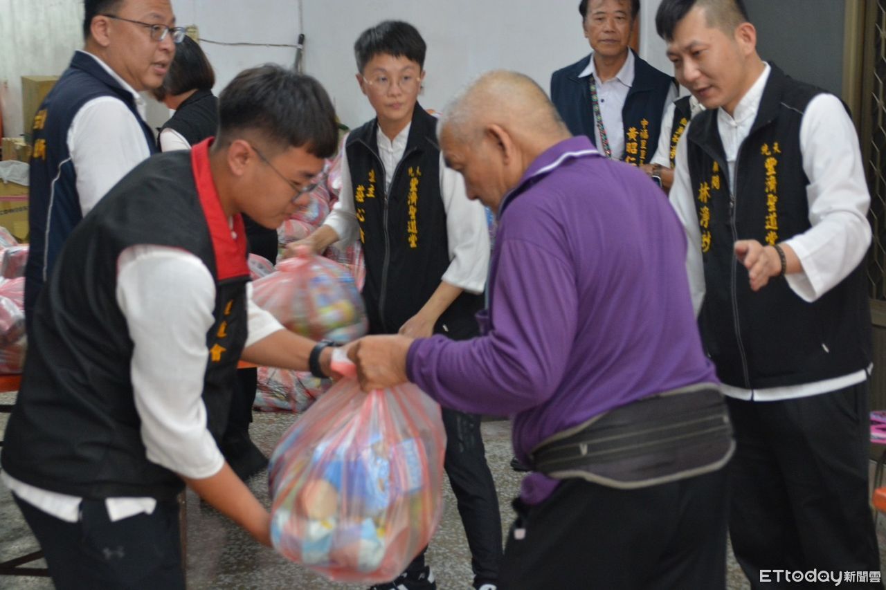 台東降雨不斷　慈善基金會結合宗教團體致贈物資