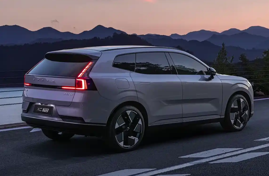 ▲大陸Volvo XC70釋出預告！預計8月公布預售價接單。（圖／翻攝自Volvo）