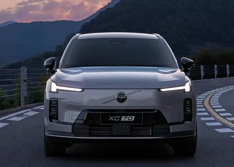 ▲大陸Volvo XC70釋出預告！預計8月公布預售價接單。（圖／翻攝自Volvo）
