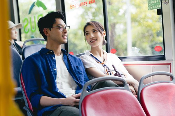 ▲▼連晨翔和林映彤演出蕭煌奇MV。（圖／華納音樂提供）