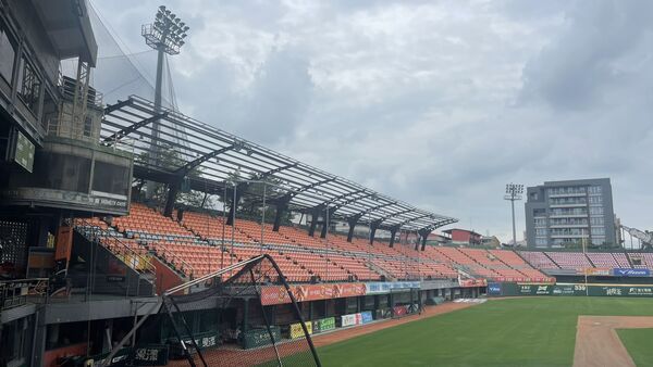 ▲台南棒球場風災損失及修繕時程預計八月完成，影響獅隊八月例行賽調整待確認後另行公布。（圖／統一獅提供）