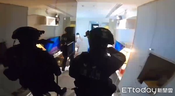 ▲新北市永和分局接獲報案，自稱竹聯幫成員吸收未成年少女設局仙人跳，向被害人勒索50萬元。（圖／記者陳以昇翻攝，下同）