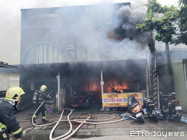 ▲▼蘇濱路三段一棟三層樓獨棟建物，一名受困且已呈現OHCA（到院前心肺功能停止）狀態女性被緊急送醫搶救。（圖／記者游芳男翻攝，下同）