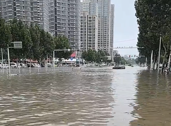 ▲▼山東暴雨致2死10失聯。（圖／翻攝自微博）
