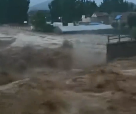 ▲▼山東暴雨致2死10失聯。（圖／翻攝自微博）