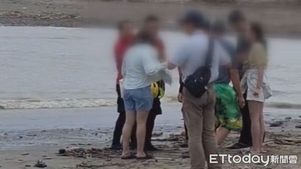 ▲▼ 屏東滿州鄉佳樂水漁村公園沙攤，今日發生民眾下水後失聯事件 。（圖／記者陳崑福翻攝）