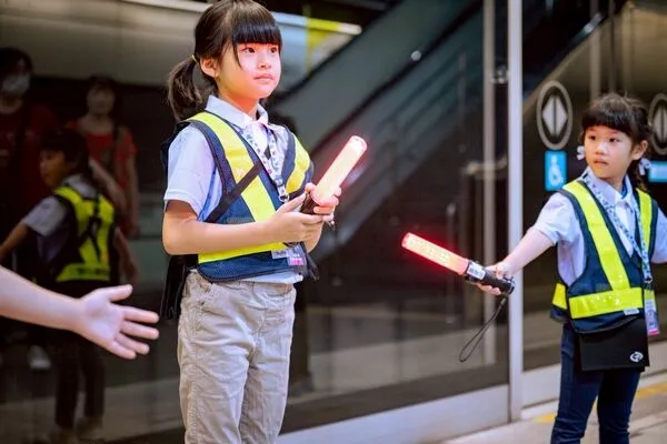 ▲桃園捷運首次舉辦「小鶇鶇站長體驗營」