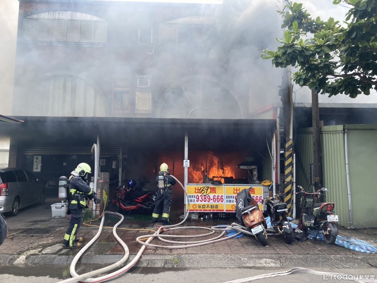 快訊／宜蘭蘇澳3層樓民宅火警　1女受困樓梯間命危送醫