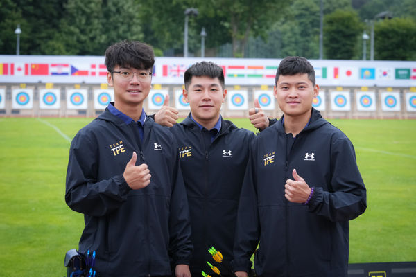 ▲中華射箭代表隊湯智鈞（右）、蘇于洋（左）、郭昱承（中）。（圖／大專體總提供）