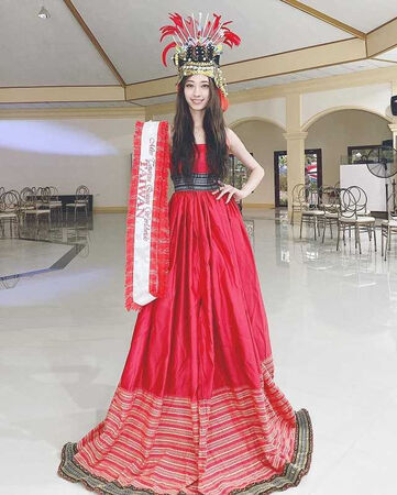 行蹤成謎2／從選美舞台殺到球場　嘎琳變身啦啦隊超人氣女神